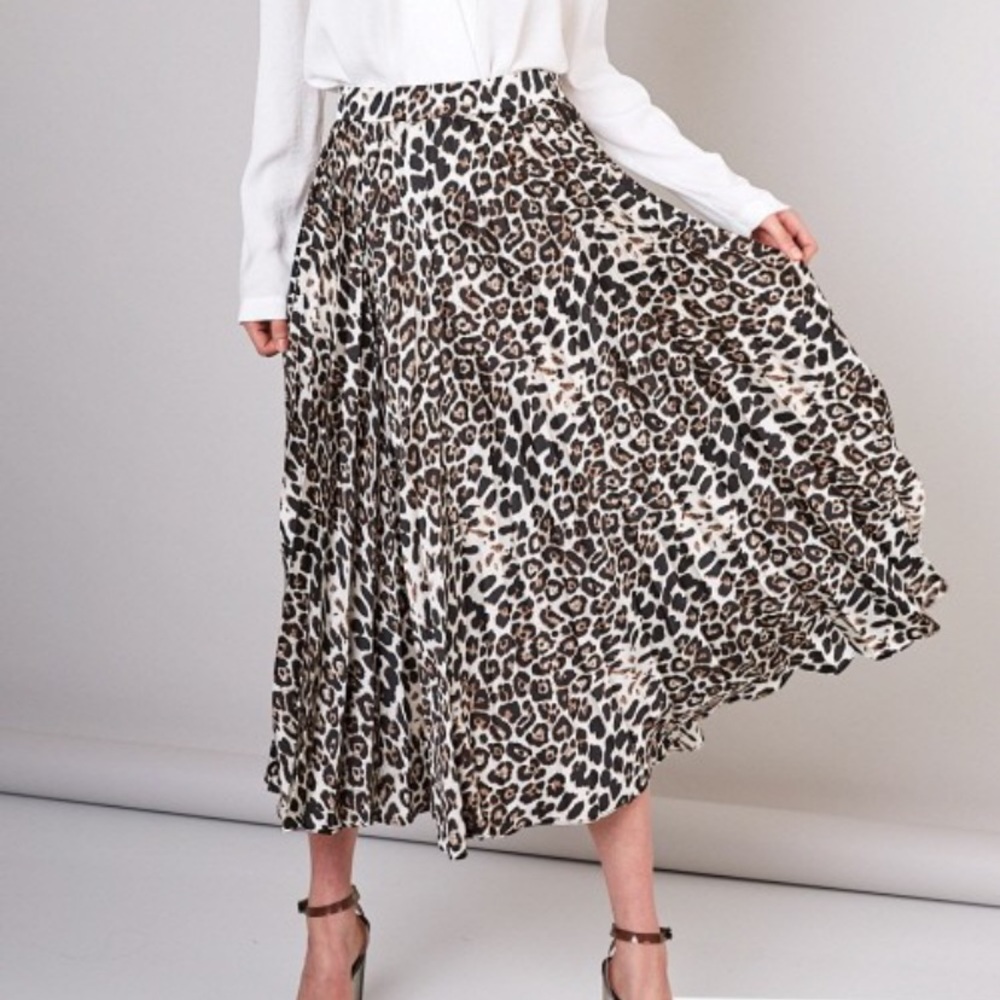 Pleated White Leopard Print Skirt